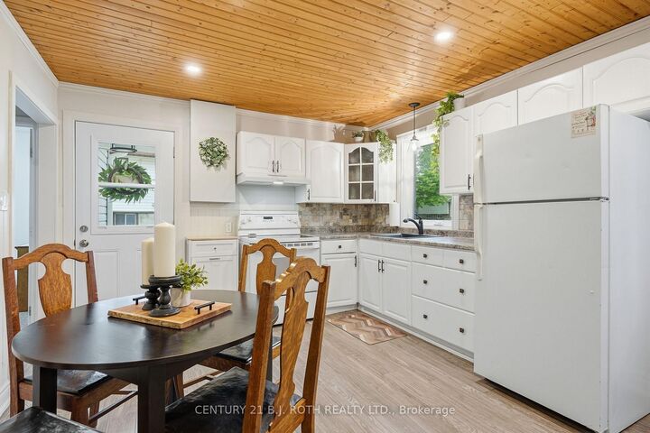 3408 Coronation Avenue — photo 1