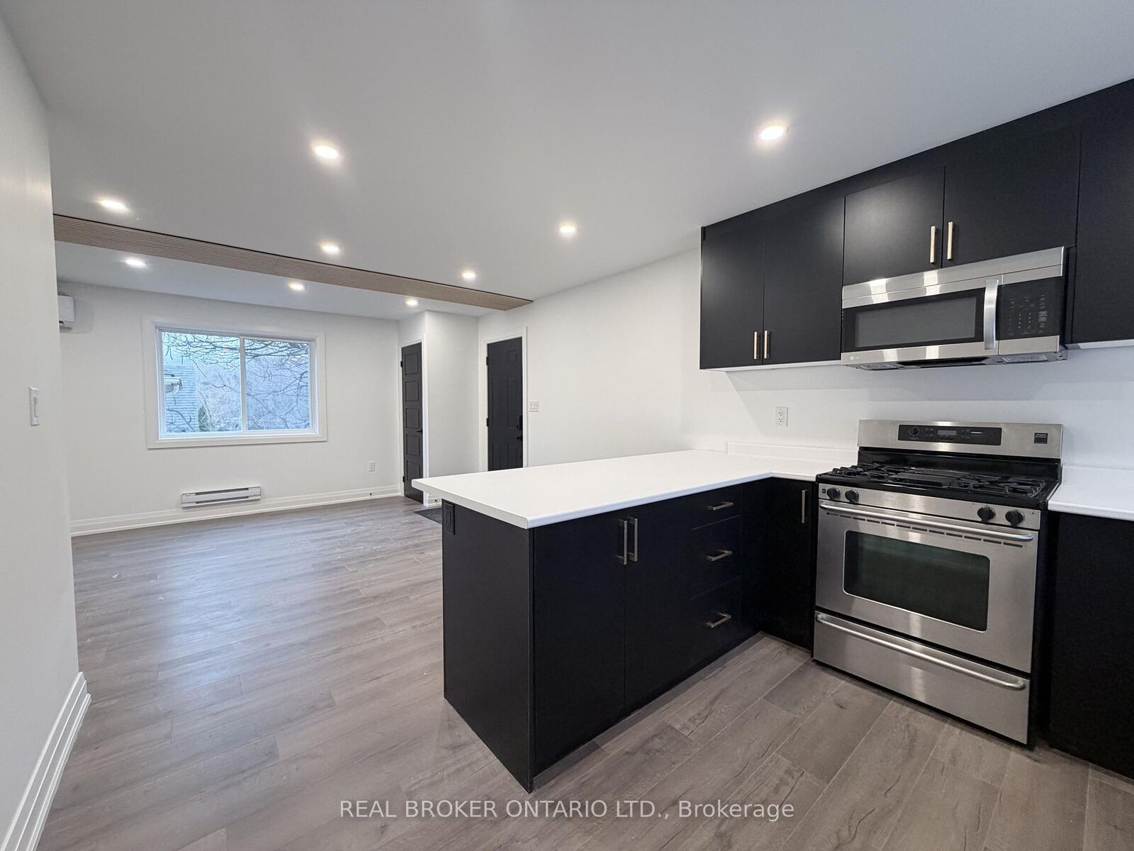 Property Photo: 184 Ottawa Street S Upper ON L8K 2E6