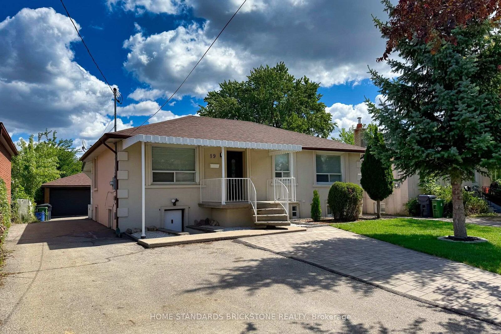 Property Photo: 19 Granite Street ON M3H 3K1