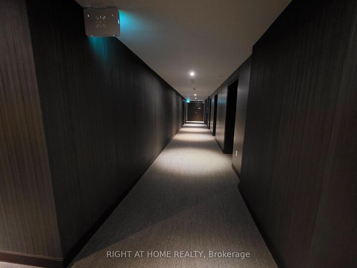 Property Photo: 448 Burnhamthorpe Road W 2908 ON L5B 0R4
