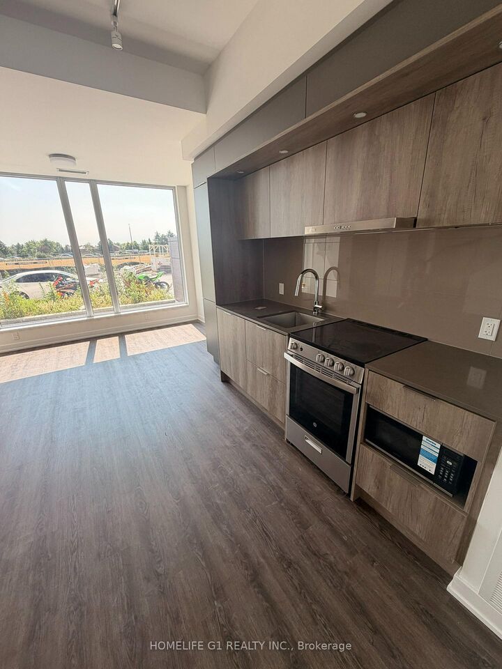 Property Photo:  448 Burnhamthorpe Road W Th2  ON L5B 0R4 