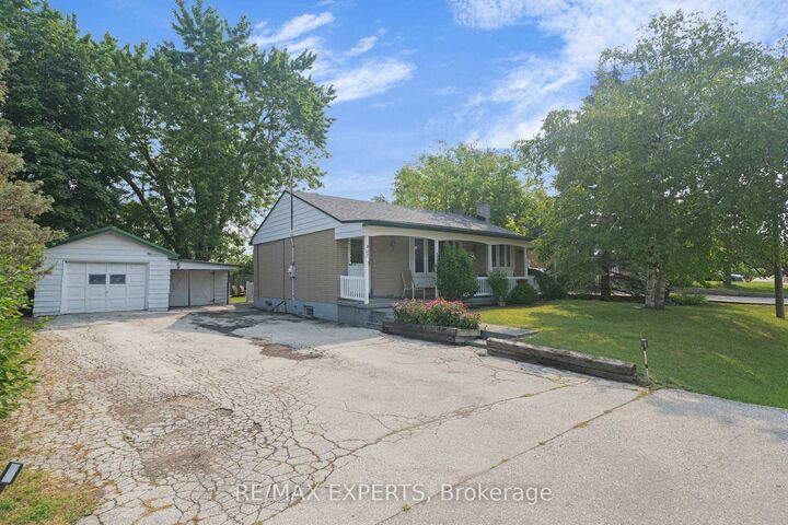 Property Photo:  307 Pearl Street  ON L7E 4Z2 