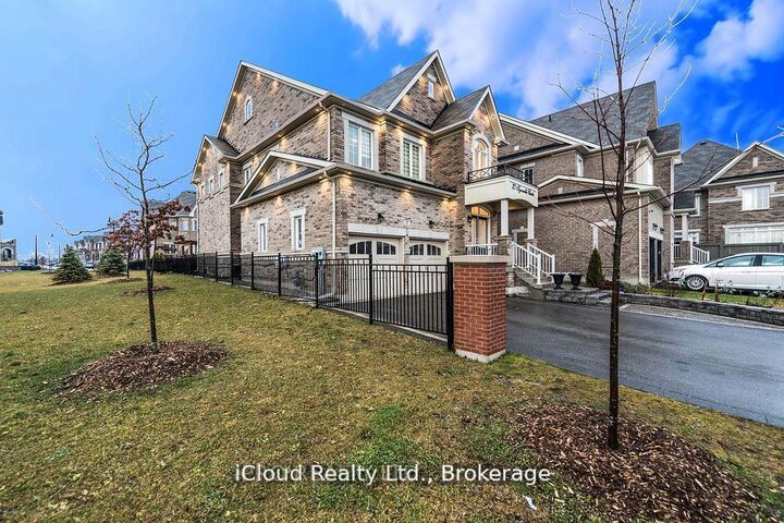 Property Photo: 27 Tysonville Circle ON L7A 4A6