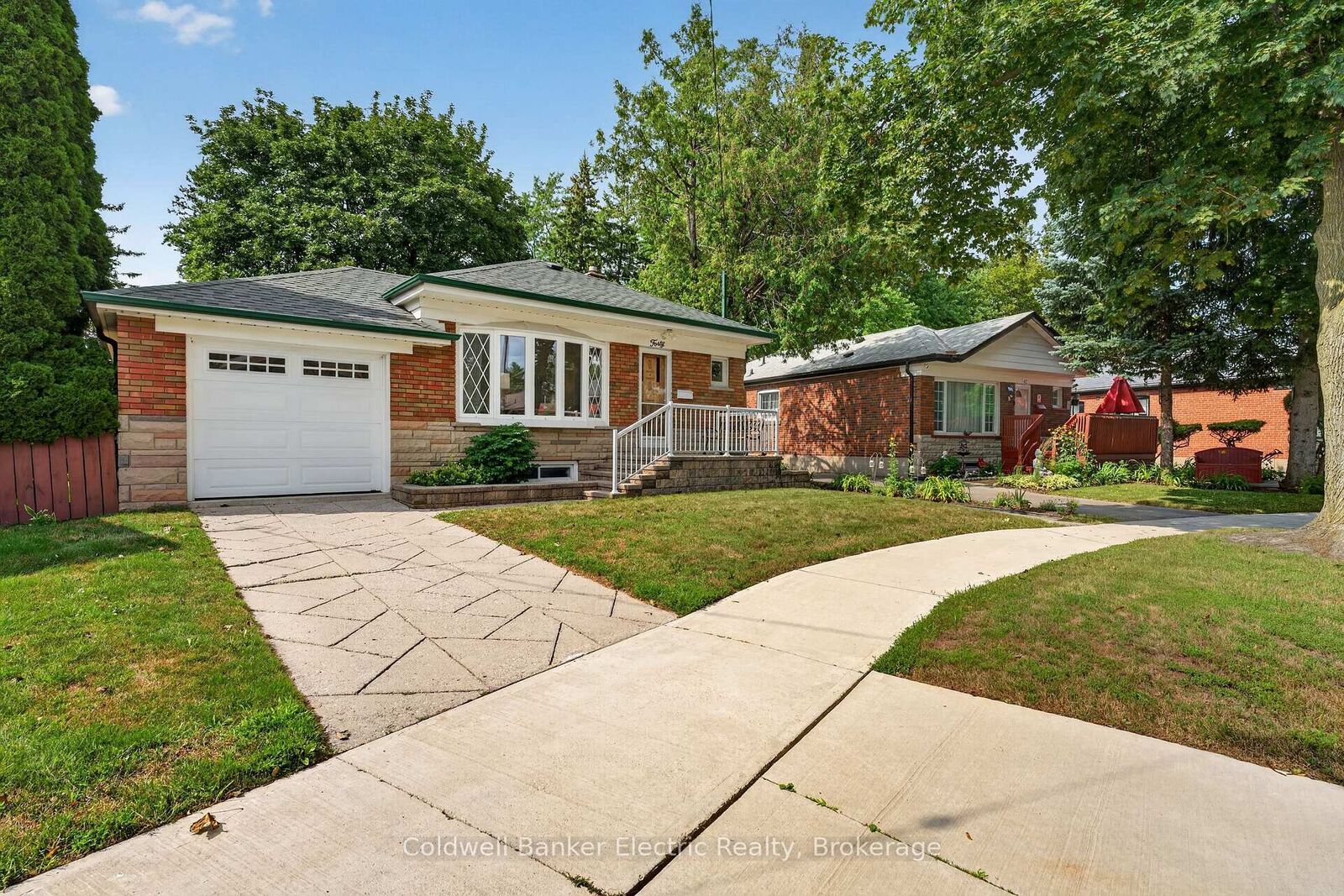 Property Photo: 40 Wortham Drive ON M1G 1W4