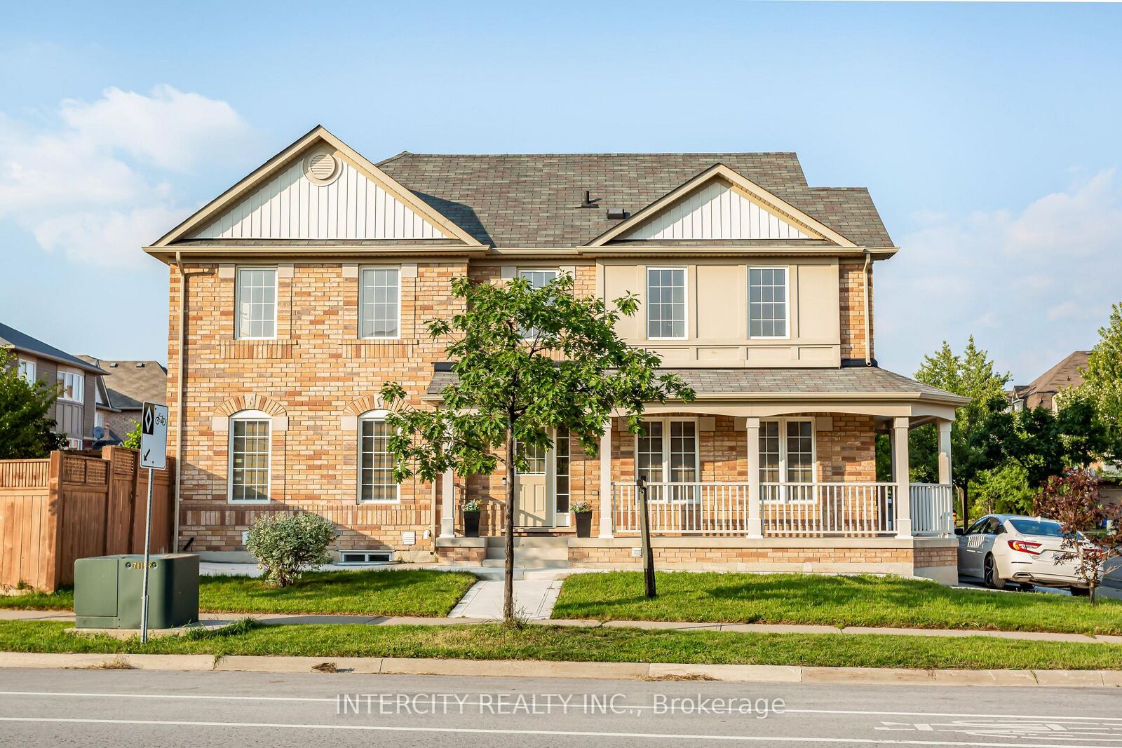 Property Photo:  689 Ambroise Crescent N  ON L9T 0M4 