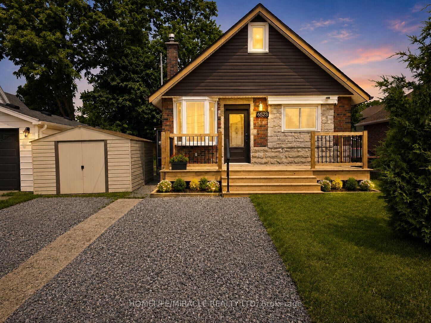 Photo de la propriété:  6523 Barker Street Main  ON L2G 1Y6 