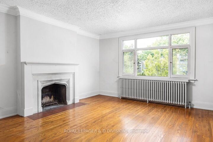 Property Photo:  58 Lascelles Boulevard  ON M5P 2E1 
