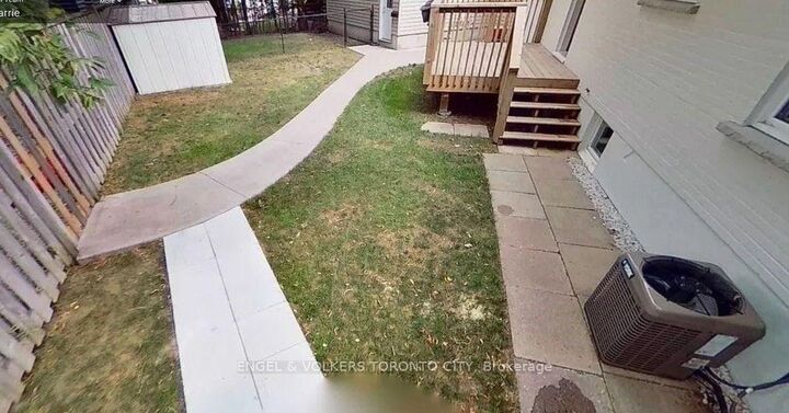 Property Photo:  17 Centre Street B  ON L4N 3L3 