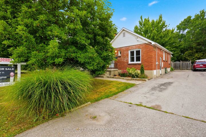 Property Photo:  110 Emery Street E 110  ON N6C 2E1 