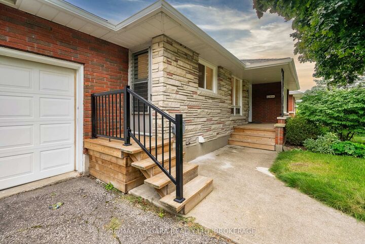 Property Photo: 15 Springbank Drive ON L2S 2K1