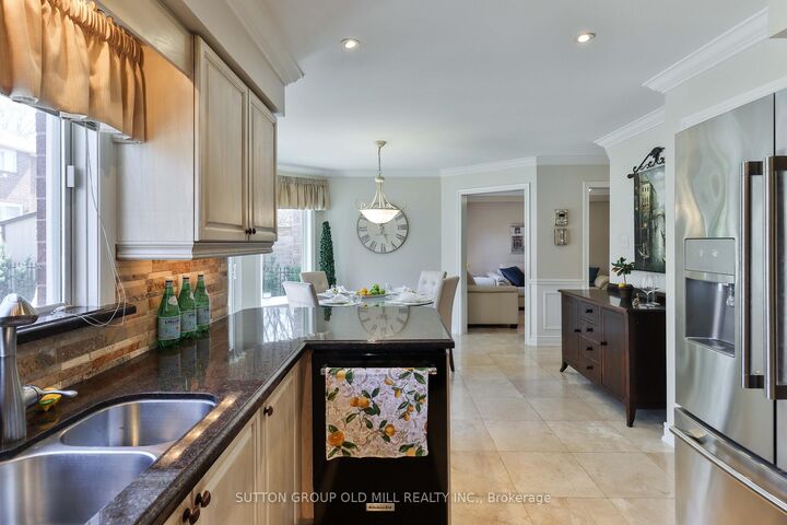 Photo de la propriété:  6835 Forest Park Drive  ON L5N 6X5 