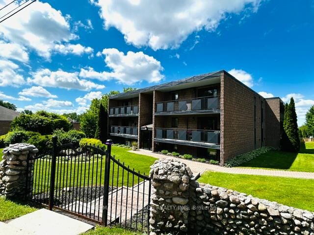 Property Photo: 74 The Queensway South Road 106 ON L4P 1Z3