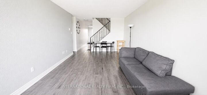 40 Sunny Glenway 308 — photo 1