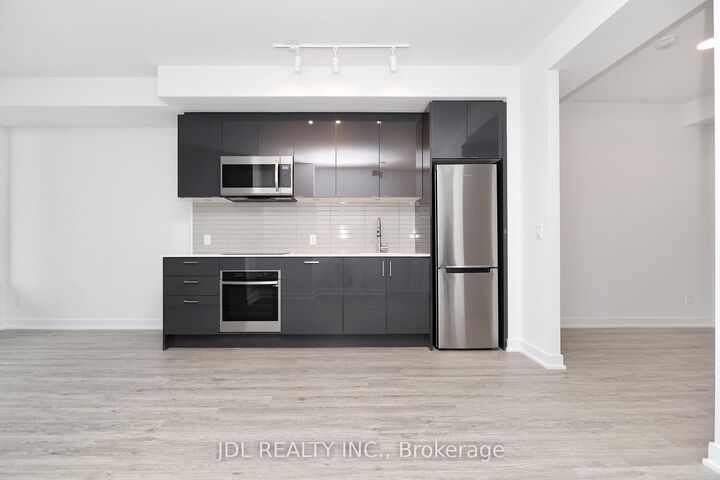 Property Photo: 1926 Lake Shore Boulevard W 3615 ON M6S 1A1
