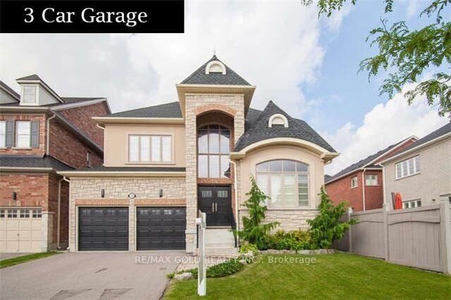 Property Photo: 3 Lindyfalls Drive ON L6P 2V6