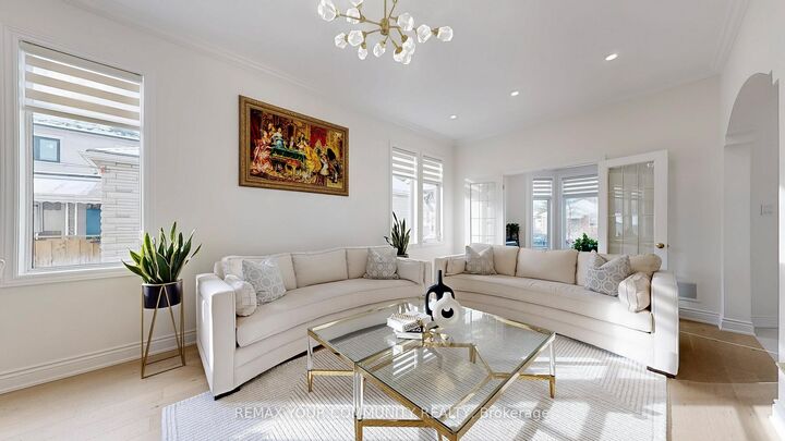 Property Photo: 187 Patricia Avenue ON M2M 1J6