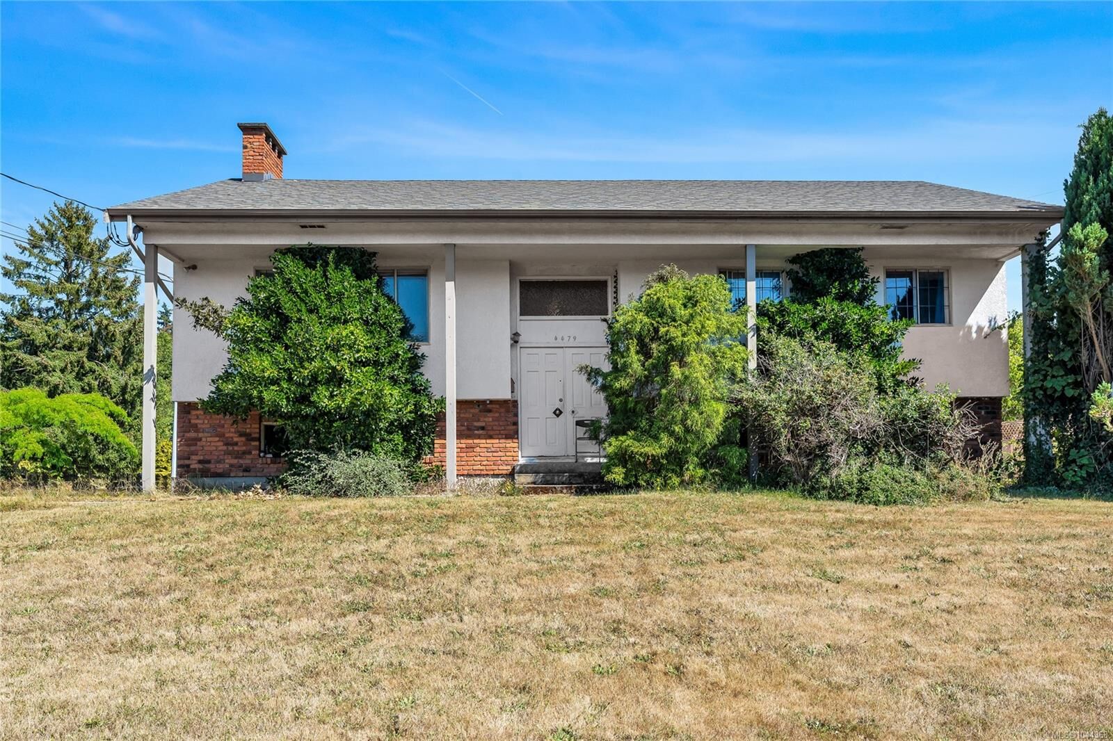 Property Photo: 4479 Majestic Dr BC V8N 3H7