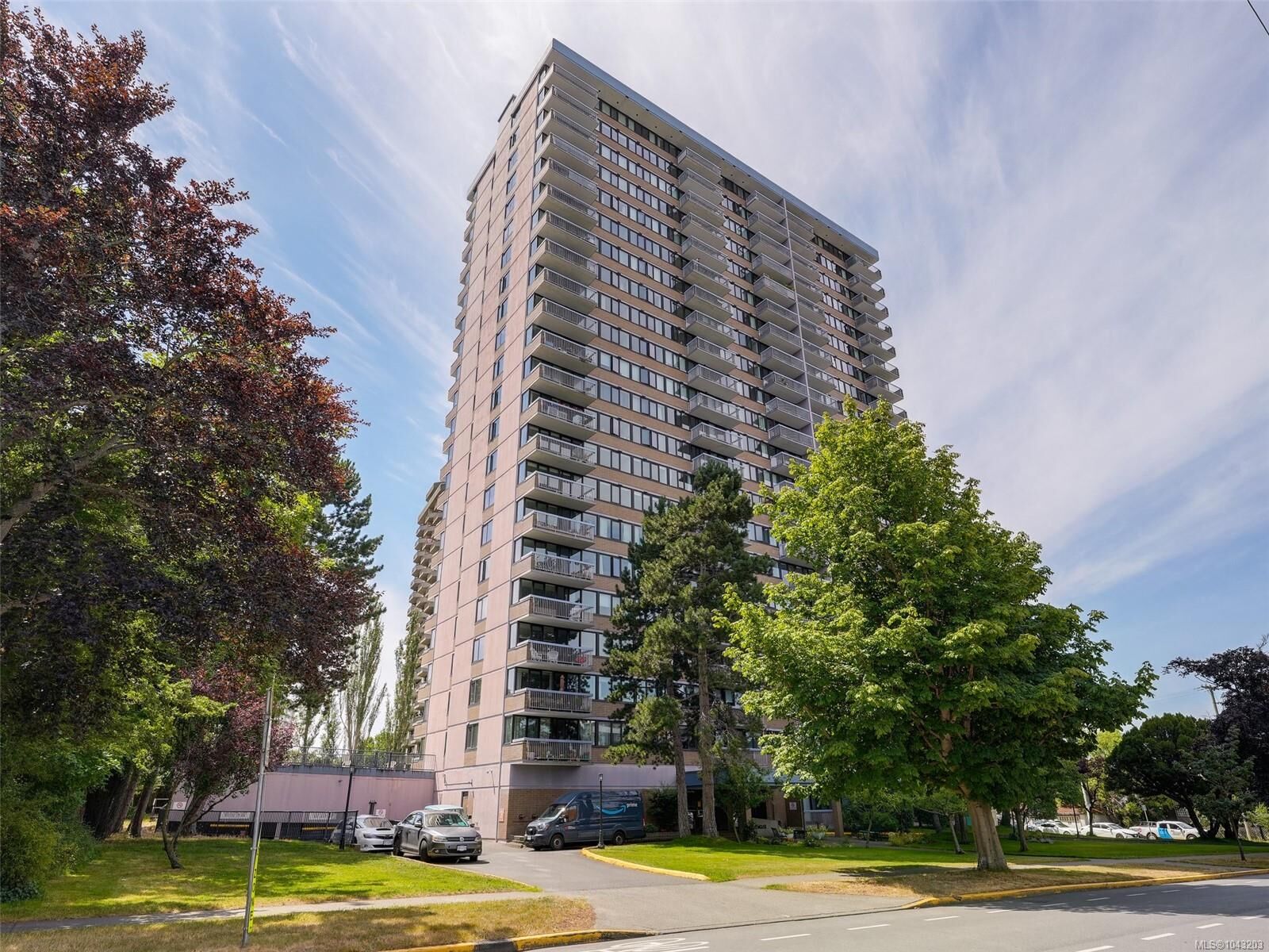 Property Photo:  647 Michigan St #1810  BC V8V 1S9 