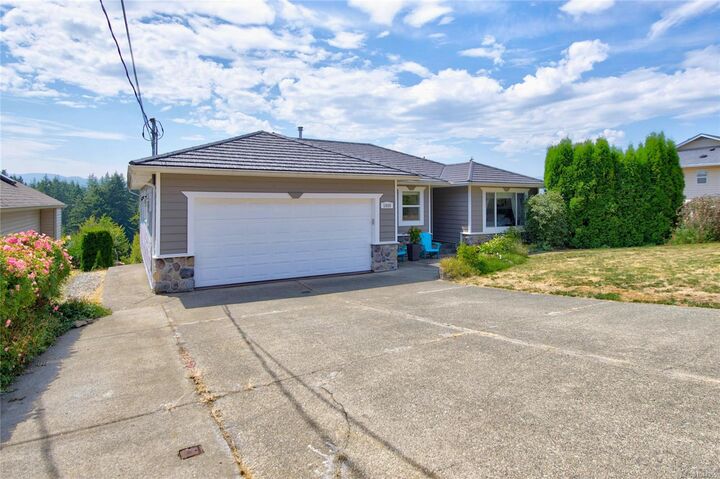 Property Photo: 1059 Thorpe Ave BC V9N 7K7