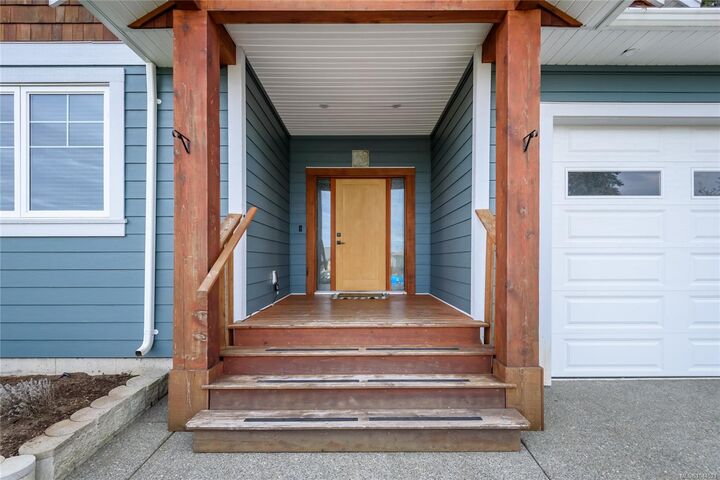 Property Photo: 2129 Blue Jay Pl BC V9N 3Z6