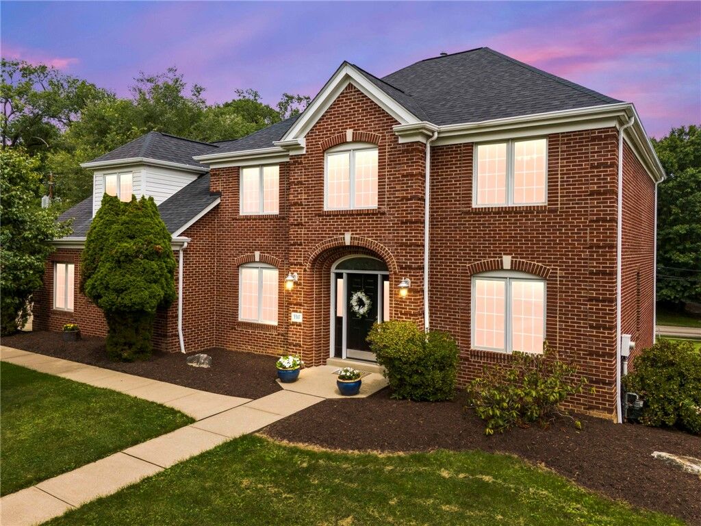 Property Photo: 5517 Saddlebrook Drive PA 15102