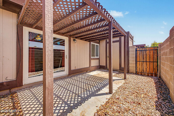 Property Photo: 1827 E Kirkland Lane A AZ 85281