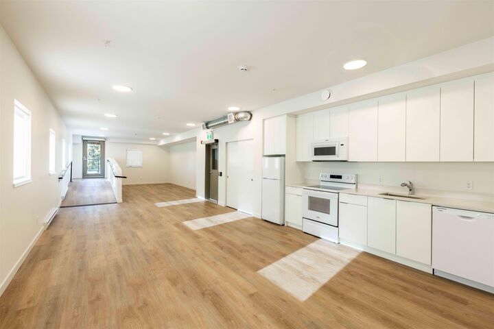Property Photo:  39180 Finch Place 407  BC V8B 1G8 