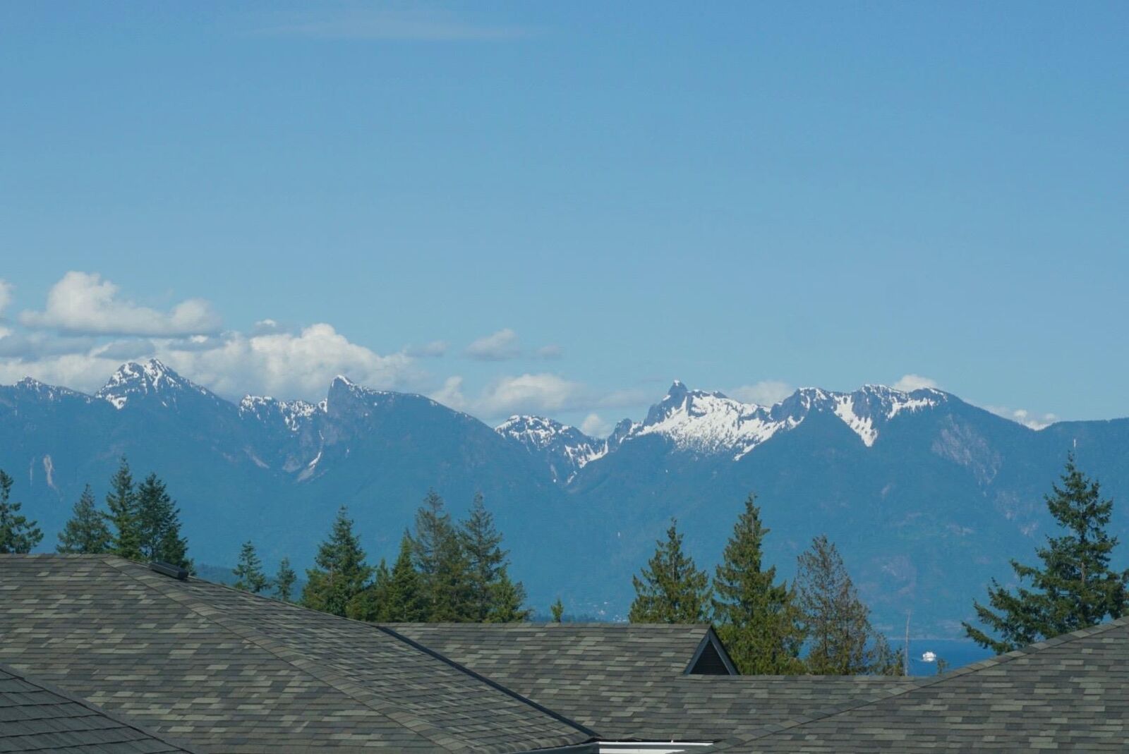 Property Photo: 728 Gibsons Way 3 BC V0N 1V9