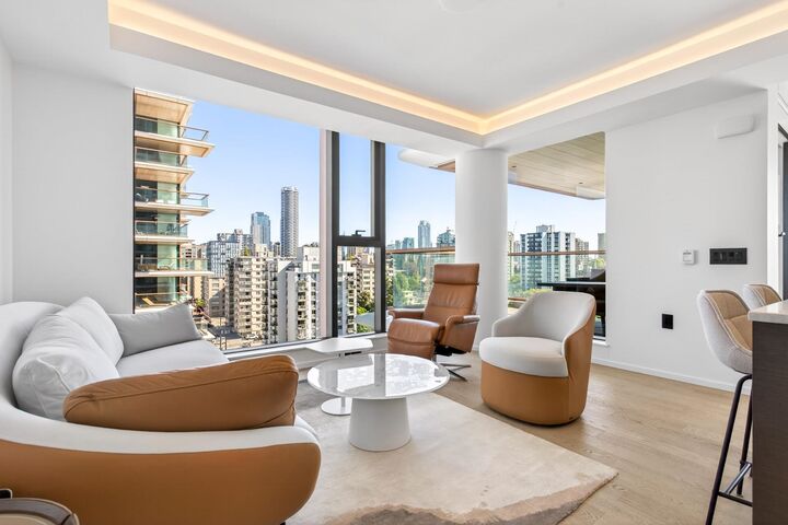 Property Photo: 1482 Robson Street 1606 BC V6G 1B9