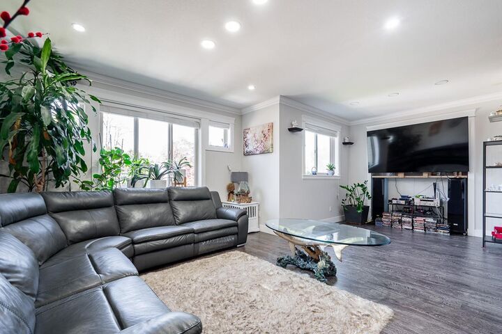 Property Photo: 21528 Donovan Avenue BC V2X 3A1