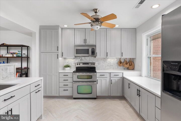 Property Photo:  8174 Electric Avenue  VA 22182 