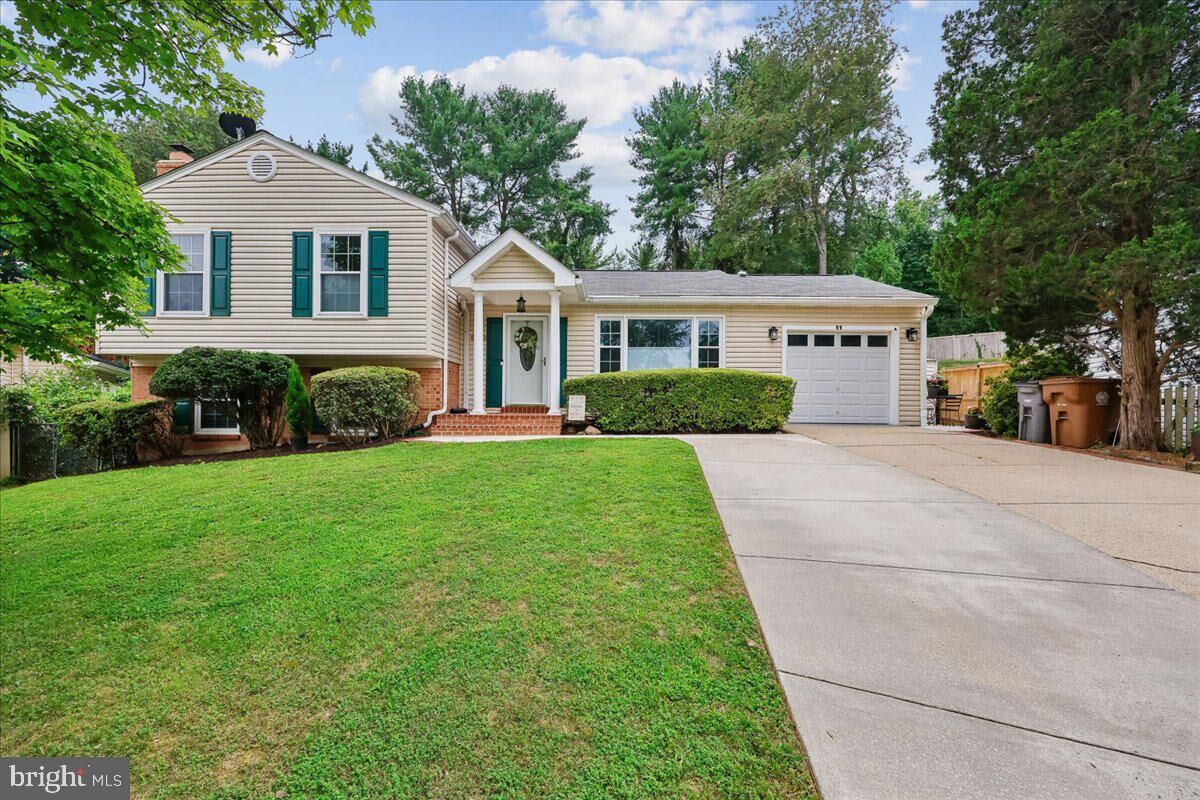 Property Photo: 11 Lodge Place MD 20850