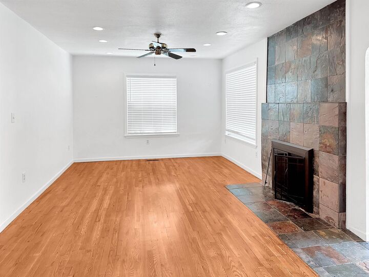 Property Photo:  100 Forest Park Pl  AR 71901 