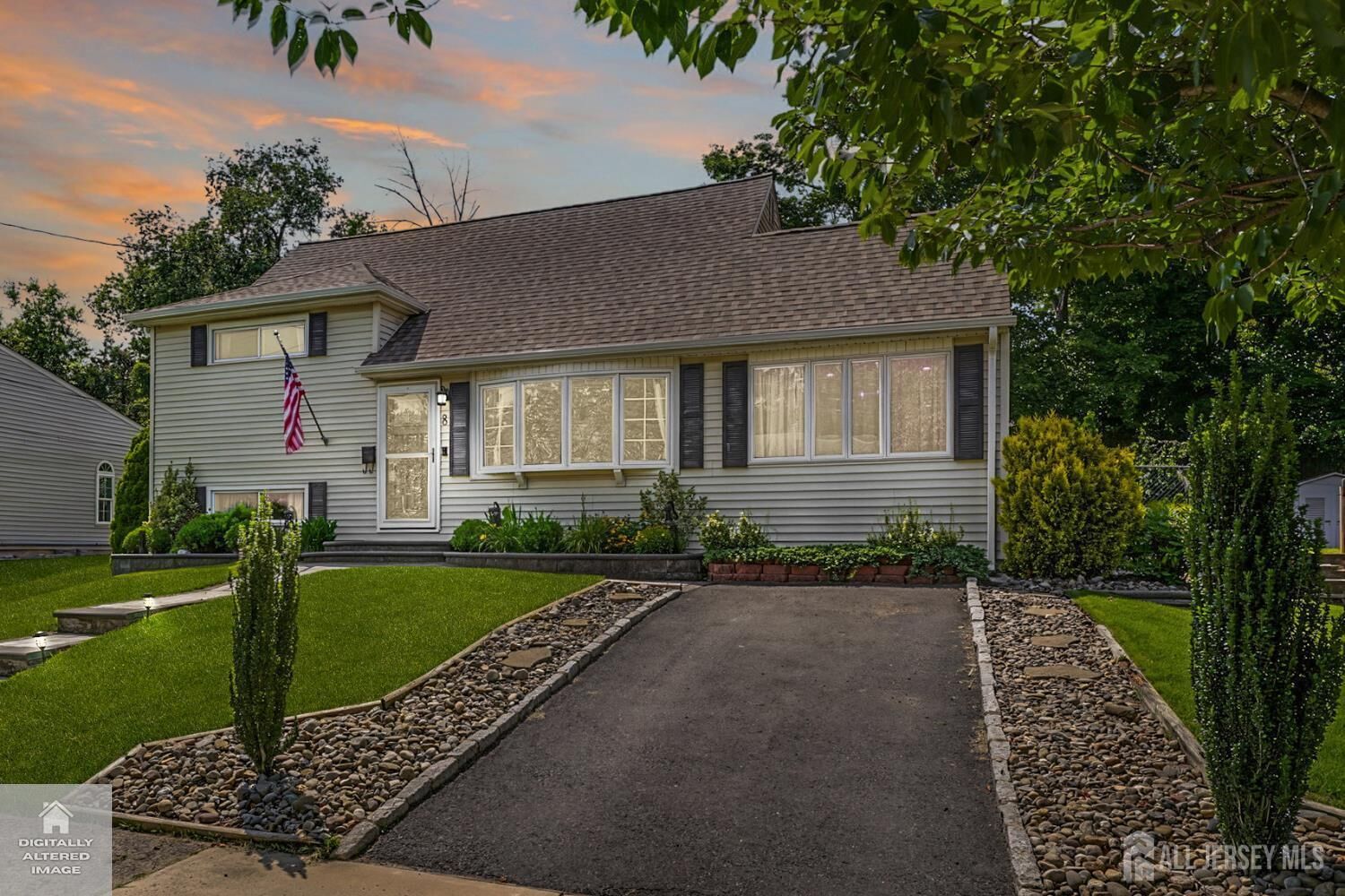 Property Photo:  8 Bradford Road  NJ 08816 