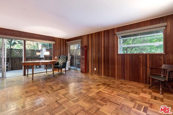 Property Photo:  11616 Chenault St, Unit 11  CA 90049 