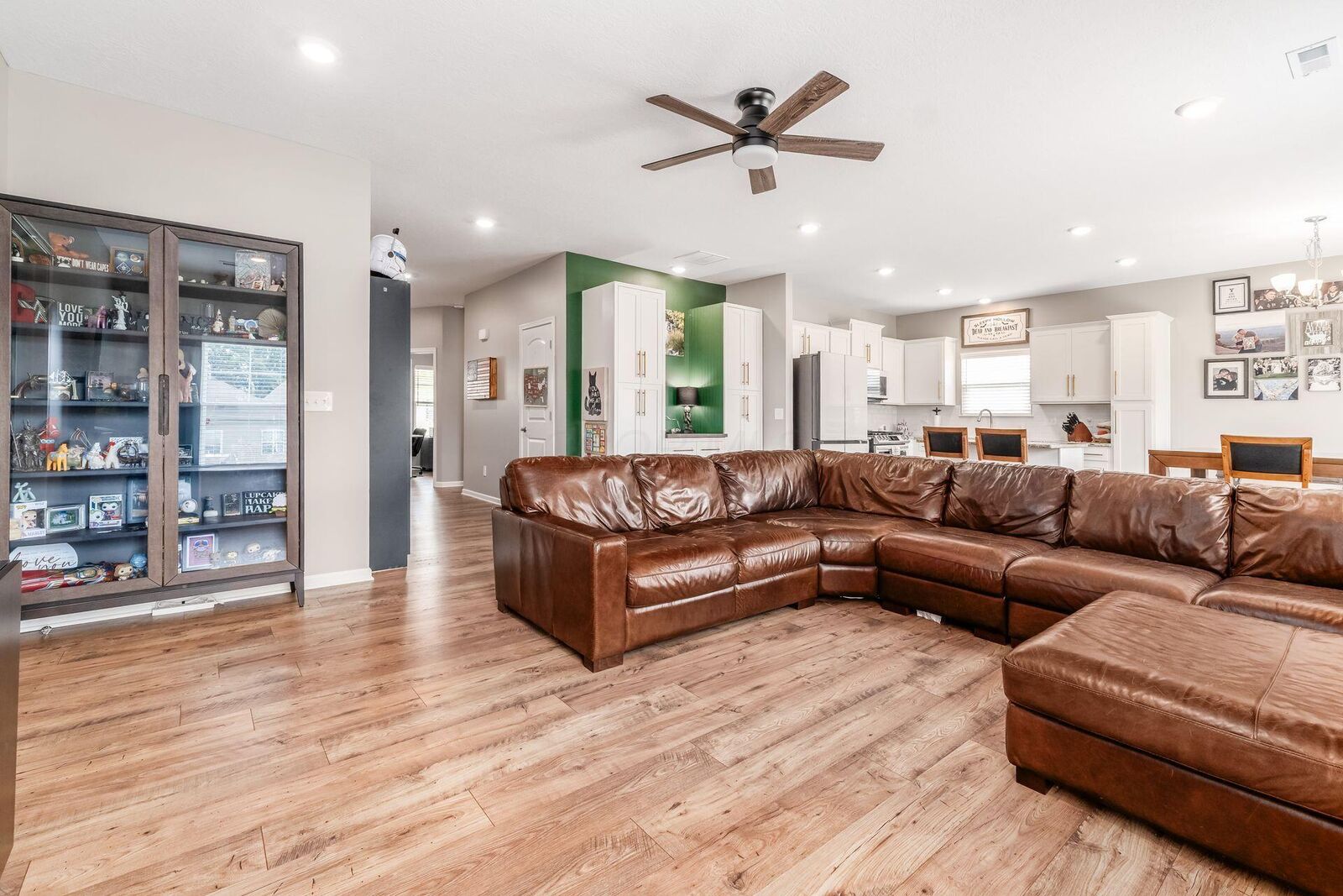 Property Photo:  319 Mannaseh W Drive  OH 43023 