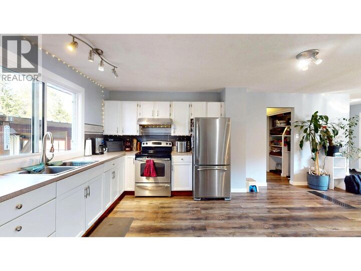 Property Photo: 2405 Arbutus Street BC V0B 1H0
