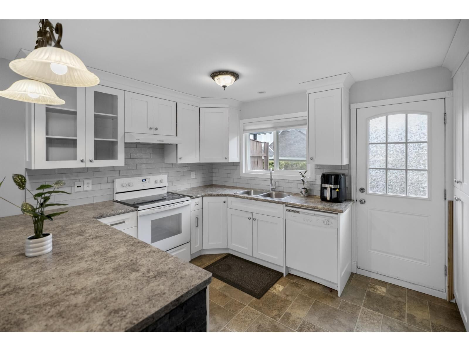 Property Photo: 46538 Rolinde Crescent A BC V2P 6X5
