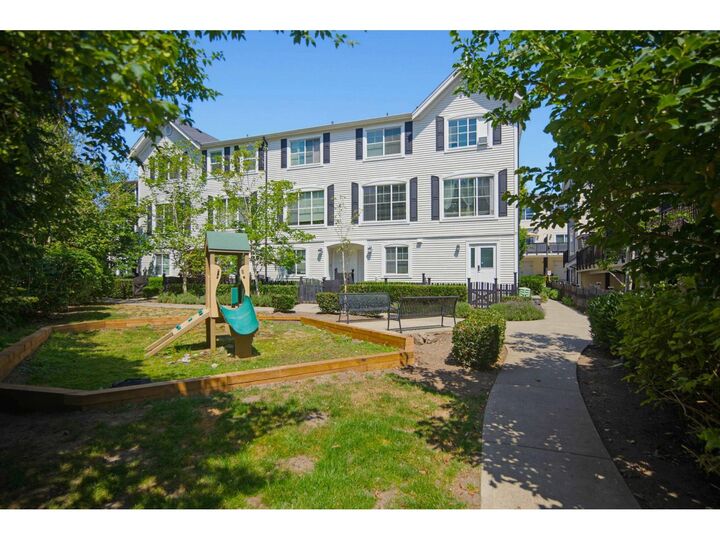 19180 65 Avenue 29 — photo 1