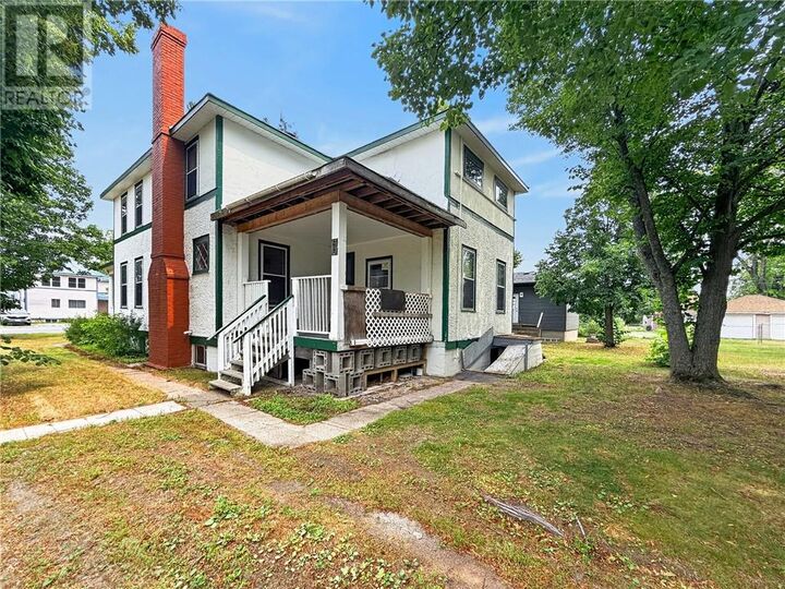 Property Photo: 75 Spruce Street ON P5E 1S6