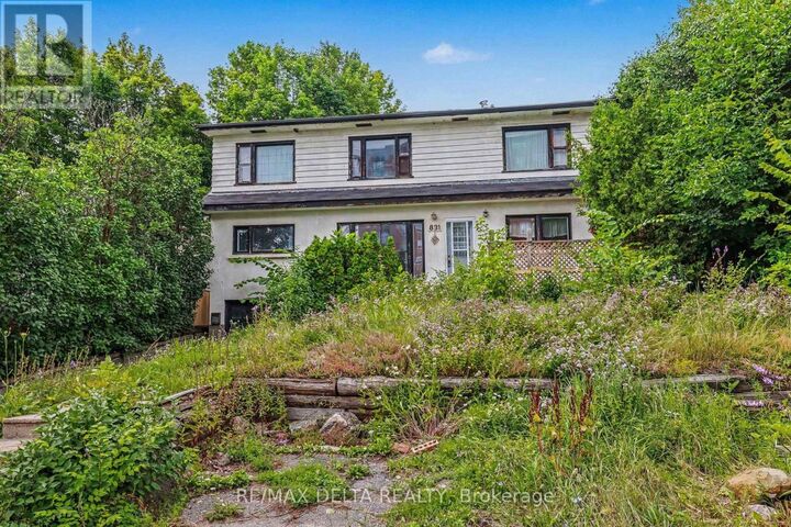 Property Photo:  831 Montreal Road  ON K1K 0S9 