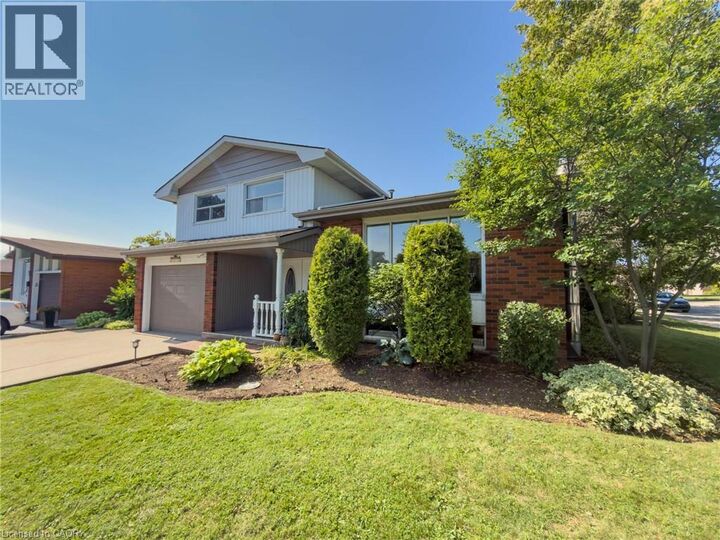 Property Photo:  143 Cromwell Crescent  ON L8G 2G3 