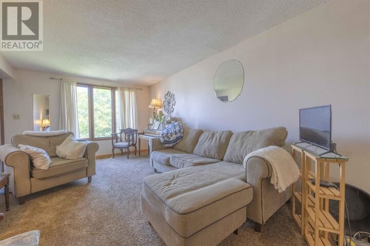 Property Photo: 476 Brock St E ON P7E 4H7