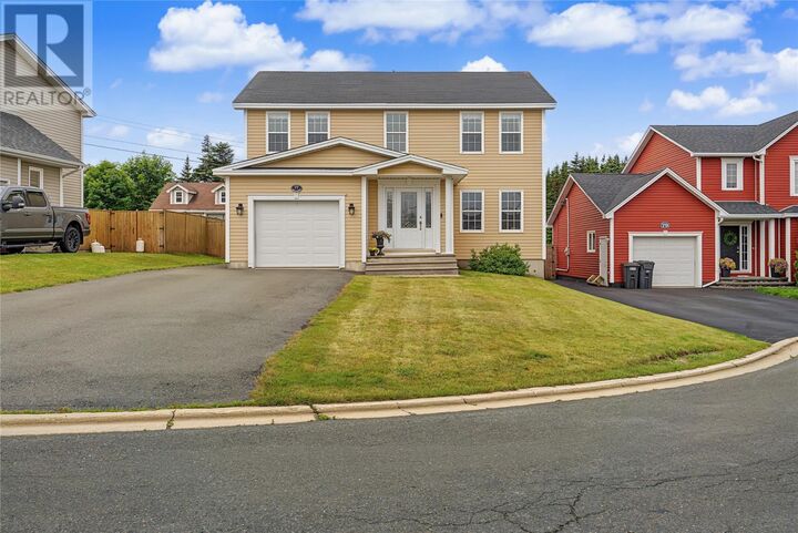 77 Hollyberry Drive — photo 1