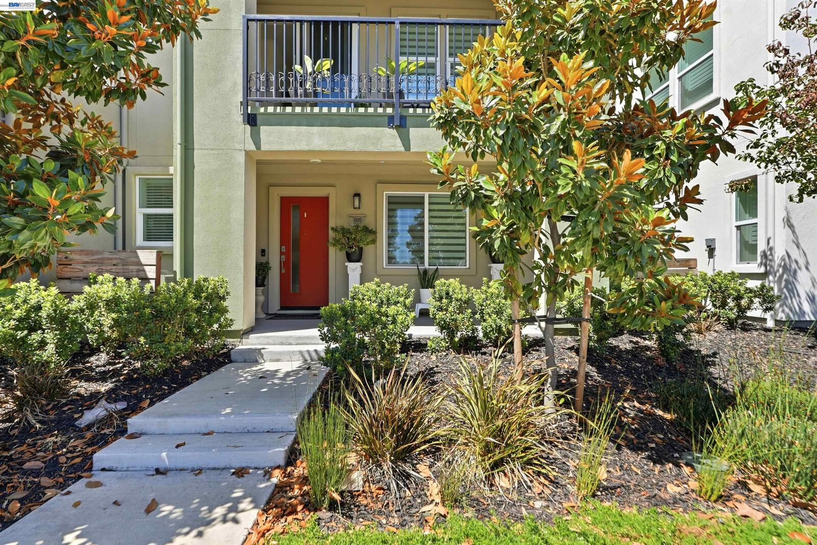 Property Photo:  895 Manor Blvd  CA 94579 