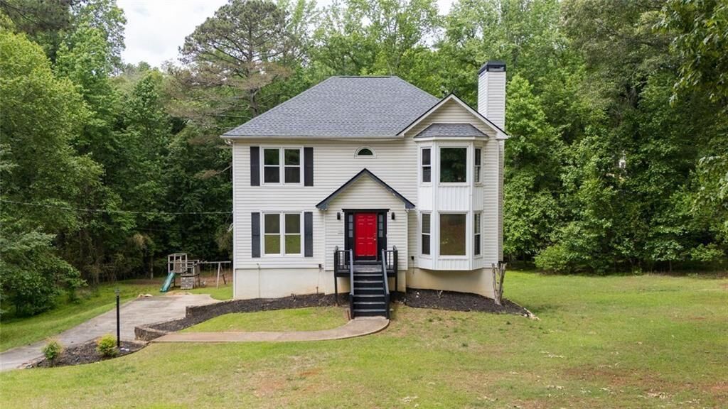 Property Photo:  105 Stafford Court  GA 30215 