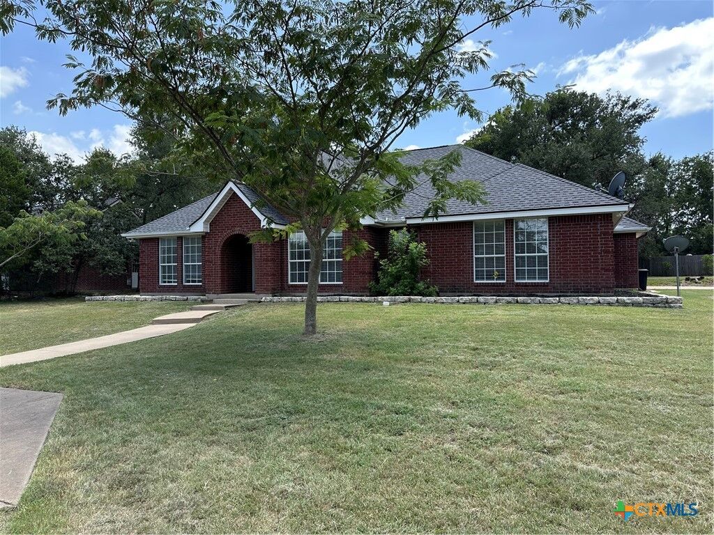 Property Photo:  8221 Mountain Drive  TX 76571 