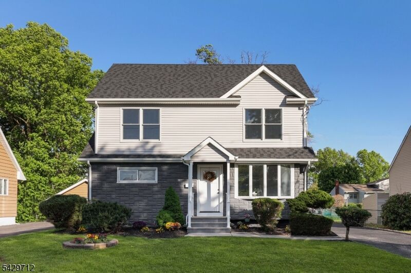 Property Photo:  81 Hutchinson St  NJ 07066 