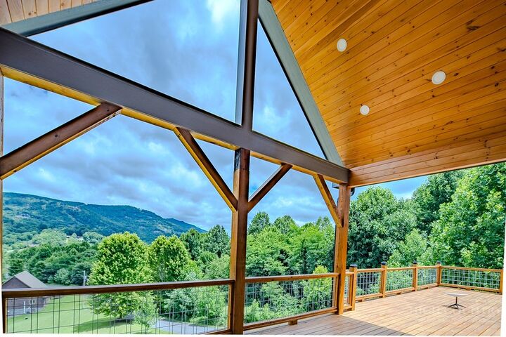 Property Photo: 368 Fall Creek Meadows Lane NC 28622