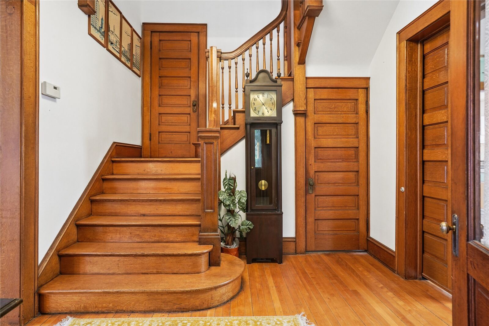 Property Photo: 3719 Cottage Grove Avenue IA 50311